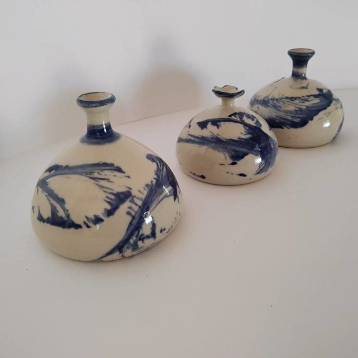 trois vases en céramique